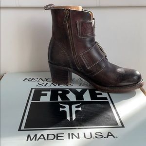 FRYE Sabrina Double Buckle Leather Boot